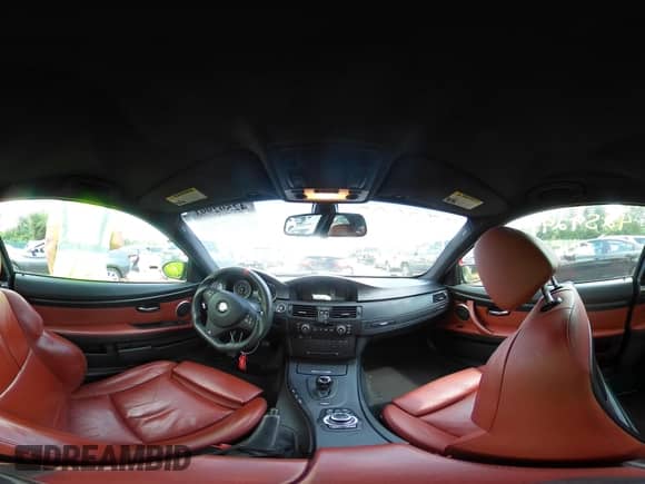 2009 BMW M3 z VIN WBSWD93579P361944, wystawiony jako IAAI lot #42592993 z przebiegiem 89 498 mil mil oraz . Historia ofert i sprzedaży dostępna na DreamBid. Obrazek 19.