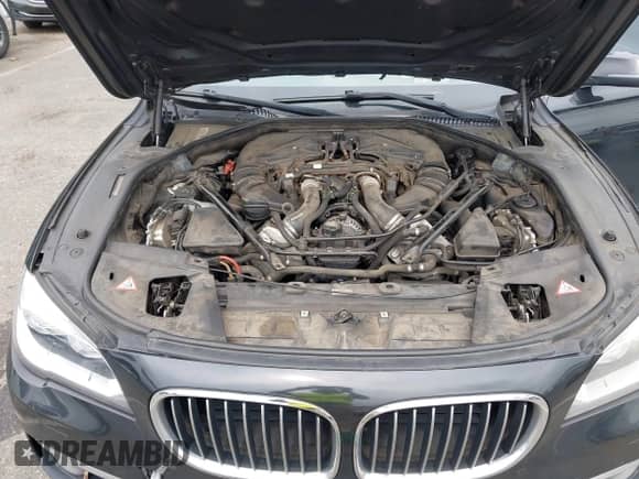2013 BMW 7 Series 750Li xDrive with VIN WBAYF8C56DDE59233, listed as a IAAI auction lot 42916125 with Not provided miles and . Bid and sale history available at DreamBid. Image 10.