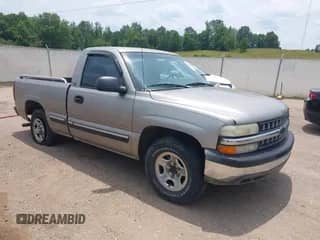 2000 Chevrolet Silverado 1500 z VIN 1GCEC14VXYZ173296, wystawiony jako IAAI lot #42465268 z przebiegiem 273 833 mil mil oraz . Historia ofert i sprzedaży dostępna na DreamBid. Obrazek 1.