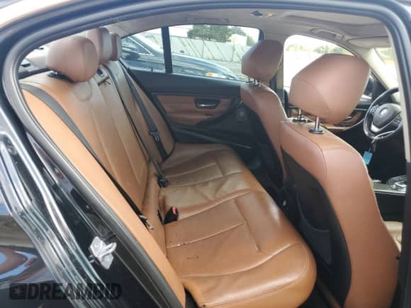 2013 BMW 3 Series 335i xDrive z VIN WBA3B9G54DNR89665, wystawiony jako Copart lot #84443335 z przebiegiem 242 823 mil mil oraz Szkoda całkowita • Salvage title. Historia ofert i sprzedaży dostępna na DreamBid. Obrazek 10.