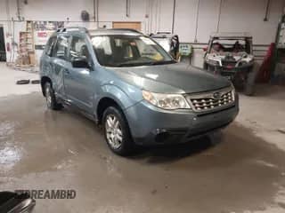 2012 Subaru Forester X z VIN JF2SHABC5CG436760, wystawiony jako IAAI lot #41405141 z przebiegiem 146 556 mil mil oraz . Historia ofert i sprzedaży dostępna na DreamBid. Obrazek 1.