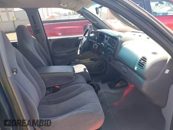 2000 Dodge Dakota Sport с VIN 1B7GL2AN0YS744001, выставлен на аукционе IAAI как лот 41966293 с пробегом 292 160 миль миль и . История ставок и продаж доступна на DreamBid. Изображение 5.