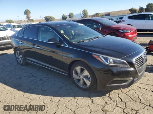 2017 Hyundai Sonata Limited with VIN KMHE34L31HA075219, listed as a Copart auction lot 86843215 with 97,201 mi miles and Salvage title. Bid and sale history available at DreamBid. Image 4.