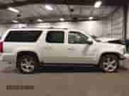 2010 Chevrolet Suburban LT z VIN 1GNUKJE32AR272865, wystawiony jako IAAI lot #43260380 z przebiegiem 167 294 mil mil oraz . Historia ofert i sprzedaży dostępna na DreamBid. Obrazek 14.