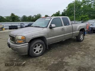 2002 GMC Sierra 1500 Denali z VIN 2GTFK69U321309689, wystawiony jako Copart lot #60267695 z przebiegiem 351 508 mil mil oraz Czysty tytuł • Clean title. Historia ofert i sprzedaży dostępna na DreamBid. Obrazek 1.
