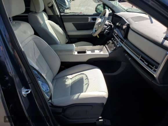2025 Hyundai Santa Fe SEL с VIN 5NMP2DGL5SH102526, выставлен на аукционе Copart как лот 71299675 с пробегом 4 045 миль миль и Списание • Salvage title. История ставок и продаж доступна на DreamBid. Изображение 7.