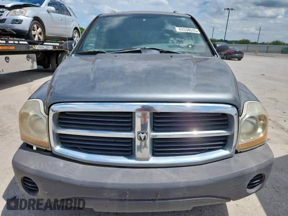 2005 Dodge Durango SXT with VIN 1D4HD38NX5F601092, listed as a Copart auction lot 63338515 with 301,984 mi miles and Clean title. Bid and sale history available at DreamBid. Image 5.