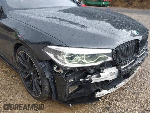 2018 BMW 5 Series M550i xDrive с VIN WBAJB9C5XJB286923, выставлен на аукционе IAAI как лот 42527301 с пробегом 76 923 миль миль и . История ставок и продаж доступна на DreamBid. Изображение 19.