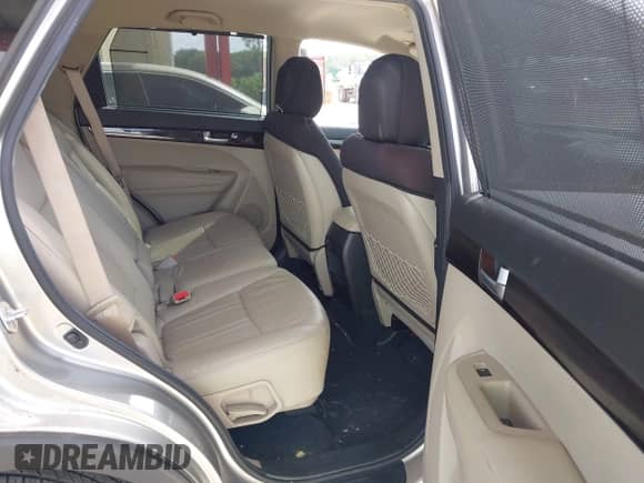 2014 Kia Sorento LX с VIN 5XYKT3A61EG527244, выставлен на аукционе IAAI как лот 43348527 с пробегом 142 856 миль миль и . История ставок и продаж доступна на DreamBid. Изображение 8.