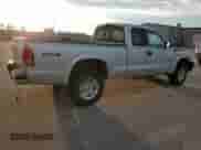 2001 Dodge Dakota z VIN 1B7GG22X71S348268, wystawiony jako Copart lot #82101434 z przebiegiem 267 004 mil mil oraz Szkoda całkowita • Salvage title. Historia ofert i sprzedaży dostępna na DreamBid. Obrazek 3.