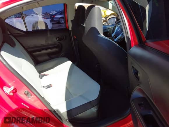 2016 Toyota Prius One z VIN JTDKDTB39G1137626, wystawiony jako IAAI lot #43484371 z przebiegiem 274 164 mil mil oraz . Historia ofert i sprzedaży dostępna na DreamBid. Obrazek 8.