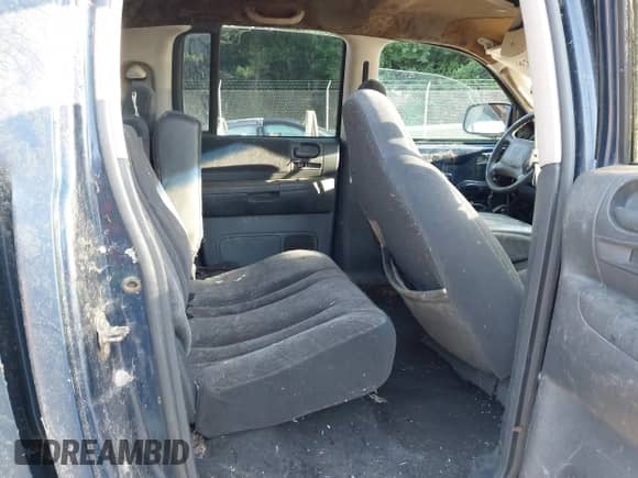 2002 Dodge Dakota SLT with VIN 1B7HG48N82S682686, listed as a IAAI auction lot 42632078 with Not provided miles and . Bid and sale history available at DreamBid. Image 8.