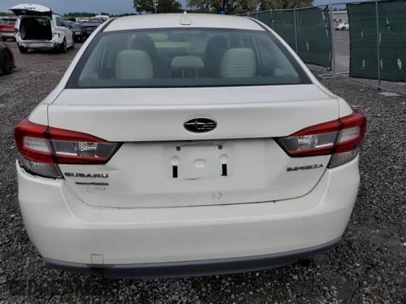 2018 Subaru Impreza Premium z VIN 4S3GKAD60J3619467, wystawiony jako Copart lot #81100135 z przebiegiem 187 212 mil mil oraz Czysty tytuł • Clean title. Historia ofert i sprzedaży dostępna na DreamBid. Obrazek 6.