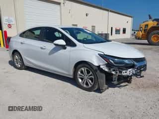 2019 Chevrolet Cruze LT с VIN 1G1BE5SM8K7109946, выставлен на аукционе IAAI как лот 42982626 с пробегом 183 601 миль миль и . История ставок и продаж доступна на DreamBid. Изображение 1.