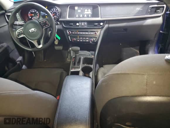 2018 Kia Optima LX z VIN 5XXGT4L32JG194355, wystawiony jako Copart lot #70772795 z przebiegiem 122 694 mil mil oraz Szkoda całkowita • Salvage title. Historia ofert i sprzedaży dostępna na DreamBid. Obrazek 8.