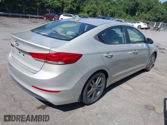 2017 Hyundai Elantra SE с VIN 5NPD84LF1HH054164, выставлен на аукционе IAAI как лот 42716150 с пробегом Не указан миль и . История ставок и продаж доступна на DreamBid. Изображение 4.