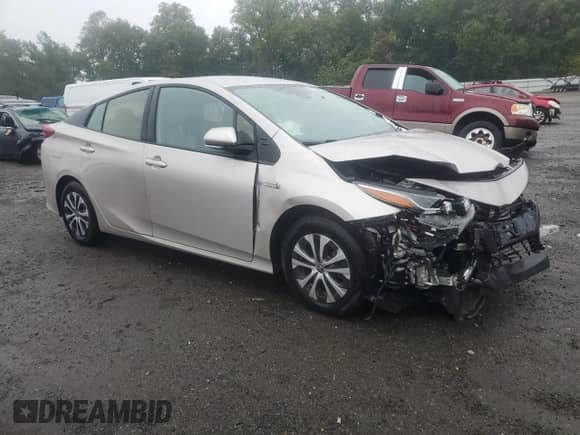 2021 Toyota Prius LE with VIN JTDKAMFP4M3171971, listed as a Copart auction lot 81032285 with 47,413 mi miles and Salvage title. Bid and sale history available at DreamBid. Image 4.