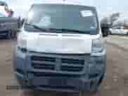 2018 Ram ProMaster Cargo z VIN 3C6URVJGXJE148169, wystawiony jako IAAI lot #41884260 z przebiegiem 147 215 mil mil oraz . Historia ofert i sprzedaży dostępna na DreamBid. Obrazek 6.