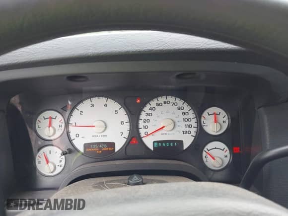 2003 Dodge 2500 ST z VIN 1D7KU28D93J655830, wystawiony jako IAAI lot #42290782 z przebiegiem 135 426 mil mil oraz . Historia ofert i sprzedaży dostępna na DreamBid. Obrazek 7.