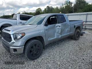 2019 Toyota Tundra SR5 с VIN 5TFUW5F15KX849421, выставлен на аукционе Copart как лот 52190505 с пробегом 54 188 миль миль и Списание • Salvage title. История ставок и продаж доступна на DreamBid. Изображение 1.