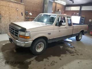 1993 Ford F-150 с VIN 1FTEX15NXPKB04599, выставлен на аукционе Copart как лот 56181044 с пробегом 212 148 миль миль и Чистый • Clean title. История ставок и продаж доступна на DreamBid. Изображение 1.