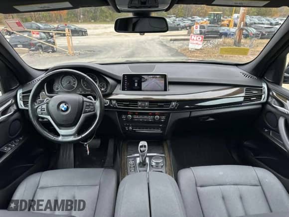 2018 BMW X5 xDrive35i z VIN 5UXKR0C55J0X97612, wystawiony jako Copart lot #90825495 z przebiegiem 219 562 mil mil oraz Czysty tytuł • Clean title. Historia ofert i sprzedaży dostępna na DreamBid. Obrazek 7.
