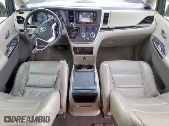 2015 Toyota Sienna XLE z VIN 5TDYK3DC1FS549649, wystawiony jako Copart lot #70762555 z przebiegiem 106 883 mil mil oraz Szkoda całkowita • Salvage title. Historia ofert i sprzedaży dostępna na DreamBid. Obrazek 8.