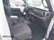 2023 Jeep Wrangler Sport S с VIN 1C4HJXDN4PW633736, выставлен на аукционе IAAI как лот 43040527 с пробегом 21 105 миль миль и . История ставок и продаж доступна на DreamBid. Изображение 5.