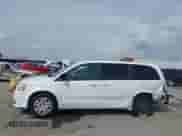 2017 Dodge Grand Caravan SE Plus z VIN 2C4RDGBG8HR655829, wystawiony jako IAAI lot #43534083 z przebiegiem 131 804 mil mil oraz . Historia ofert i sprzedaży dostępna na DreamBid. Obrazek 14.