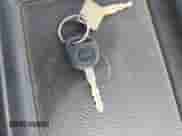 2006 Chevrolet Silverado 1500 Work Truck с VIN 3GCEK14V96G196360, выставлен на аукционе IAAI как лот 43024913 с пробегом 183 026 миль миль и . История ставок и продаж доступна на DreamBid. Изображение 11.