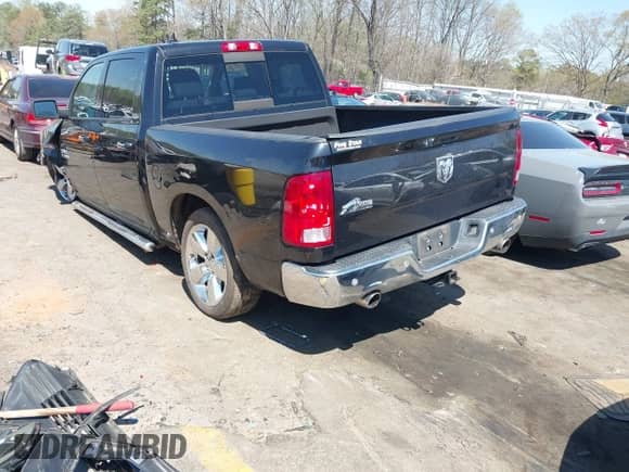 2016 Ram 1500 Lone Star z VIN 1C6RR6LT0GS195027, wystawiony jako IAAI lot #41848435 z przebiegiem 297 356 mil mil oraz . Historia ofert i sprzedaży dostępna na DreamBid. Obrazek 3.