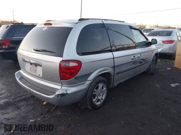 2002 Dodge Caravan SE с VIN 1B4GP45R12B700218, выставлен на аукционе IAAI как лот 41326447 с пробегом 170 238 миль миль и . История ставок и продаж доступна на DreamBid. Изображение 4.
