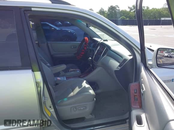 2007 Toyota Highlander w/3rd Row z VIN JTEEW21A370046547, wystawiony jako IAAI lot #42221088 z przebiegiem Nie podano mil oraz . Historia ofert i sprzedaży dostępna na DreamBid. Obrazek 5.