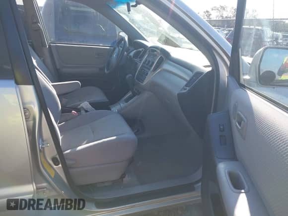 2004 Toyota Highlander with VIN JTEDP21A840030655, listed as a IAAI auction lot 43422550 with 243,861 mi miles and . Bid and sale history available at DreamBid. Image 5.