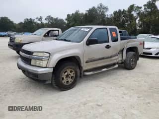 2004 Chevrolet Colorado LS Z71 z VIN 1GCDS196348160339, wystawiony jako Copart lot #77581764 z przebiegiem 202 606 mil mil oraz Szkoda całkowita • Salvage title. Historia ofert i sprzedaży dostępna na DreamBid. Obrazek 1.