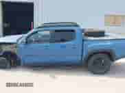 2019 Toyota Tacoma SR5 с VIN 3TMAZ5CN4KM104750, выставлен на аукционе IAAI как лот 42003527 с пробегом 66 342 миль миль и . История ставок и продаж доступна на DreamBid. Изображение 14.