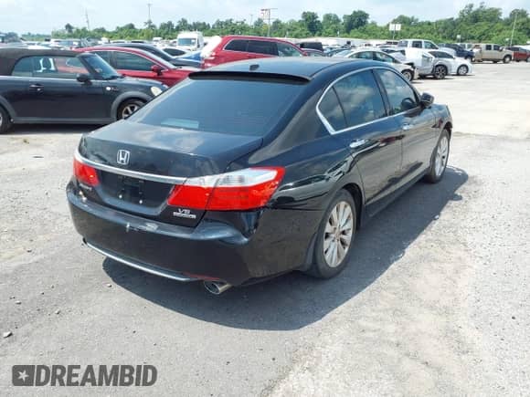 2014 Honda Accord Touring with VIN 1HGCR3F97EA026155, listed as a IAAI auction lot 42912921 with 200,256 mi miles and . Bid and sale history available at DreamBid. Image 4.
