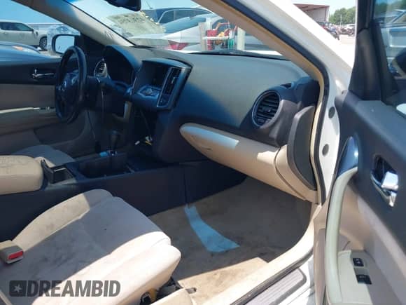 2014 Nissan Maxima SV с VIN 1N4AA5AP8EC462151, выставлен на аукционе IAAI как лот 42313754 с пробегом 214 241 миль миль и . История ставок и продаж доступна на DreamBid. Изображение 5.