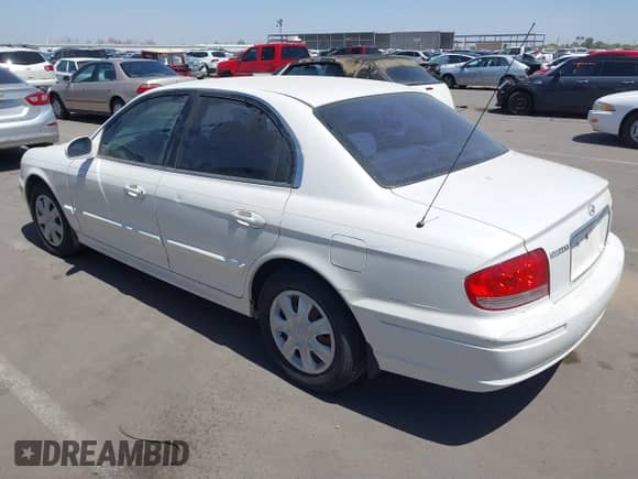 2004 Hyundai Sonata z VIN KMHWF25S04A940213, wystawiony jako IAAI lot #36273504 z przebiegiem 97 294 mil mil oraz . Historia ofert i sprzedaży dostępna na DreamBid. Obrazek 3.