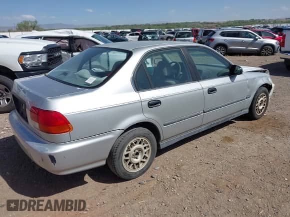 1996 Honda Civic с VIN 1HGEJ6502TL024674, выставлен на аукционе IAAI как лот 42233487 с пробегом 75 618 миль миль и . История ставок и продаж доступна на DreamBid. Изображение 4.
