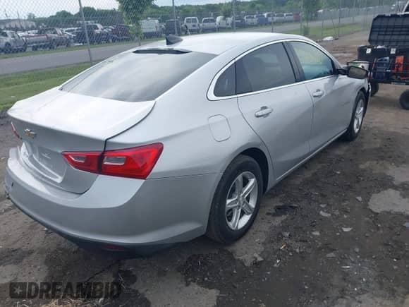 2021 Chevrolet Malibu LS z VIN 1G1ZC5ST2MF084143, wystawiony jako IAAI lot #42390570 z przebiegiem 29 658 mil mil oraz . Historia ofert i sprzedaży dostępna na DreamBid. Obrazek 4.