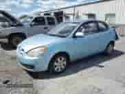 2010 Hyundai Accent GS z VIN KMHCM3AC8AU170768, wystawiony jako Copart lot #69360795 z przebiegiem 92 935 mil mil oraz Szkoda całkowita • Salvage title. Historia ofert i sprzedaży dostępna na DreamBid. Obrazek 1.