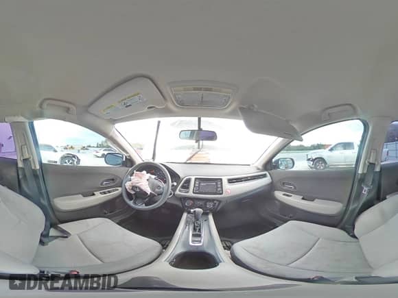 2019 Honda HR-V LX z VIN 3CZRU5H37KM730375, wystawiony jako Copart lot #70573905 z przebiegiem 45 350 mil mil oraz Nie do naprawy • Non repairable. Historia ofert i sprzedaży dostępna na DreamBid. Obrazek 16.