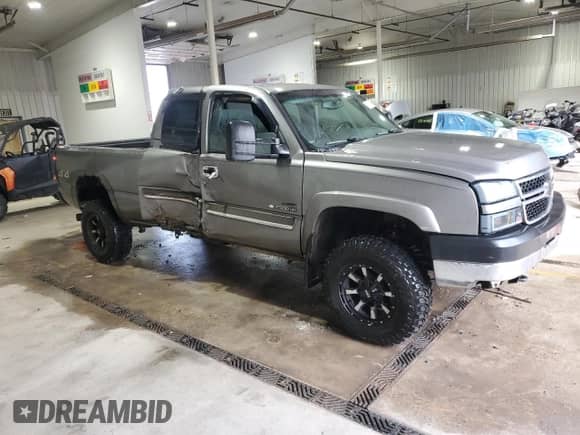 2006 Chevrolet Silverado 2500HD LT2 с VIN 1GCHK29DX6E214780, выставлен на аукционе Copart как лот 73880854 с пробегом 365 911 миль миль и Списание • Salvage title. История ставок и продаж доступна на DreamBid. Изображение 4.
