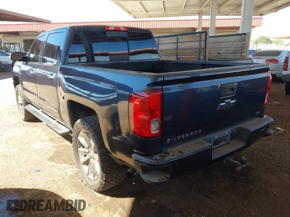 2018 Chevrolet Silverado 1500 LTZ z VIN 3GCUKSEC1JG495350, wystawiony jako IAAI lot #43318196 z przebiegiem 139 694 mil mil oraz . Historia ofert i sprzedaży dostępna na DreamBid. Obrazek 3.