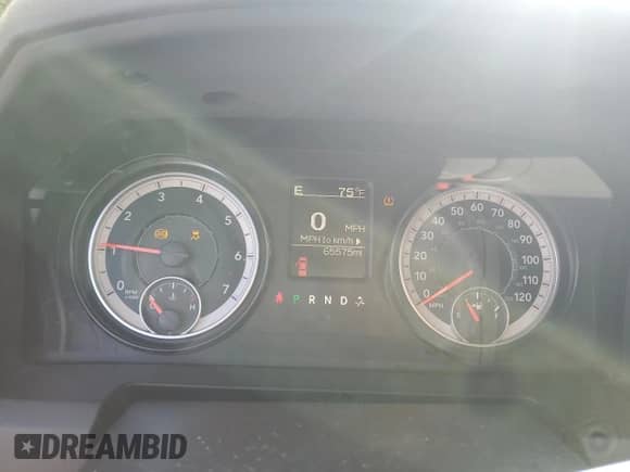 2018 Ram 1500 Express z VIN 3C6RR6KT2JG219103, wystawiony jako Copart lot #68187275 z przebiegiem 65 575 mil mil oraz Szkoda całkowita • Salvage title. Historia ofert i sprzedaży dostępna na DreamBid. Obrazek 9.