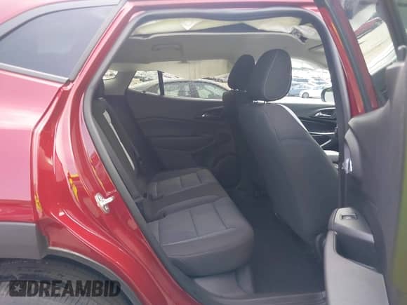 2025 Chevrolet Trax LS с VIN KL77LFEP1SC130446, выставлен на аукционе IAAI как лот 42925379 с пробегом 4 603 миль миль и . История ставок и продаж доступна на DreamBid. Изображение 8.