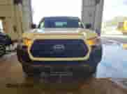 2023 Toyota Tacoma SR z VIN 3TYRX5GN7PT077445, wystawiony jako Copart lot #80279625 z przebiegiem 55 261 mil mil oraz Szkoda całkowita • Salvage title. Historia ofert i sprzedaży dostępna na DreamBid. Obrazek 5.