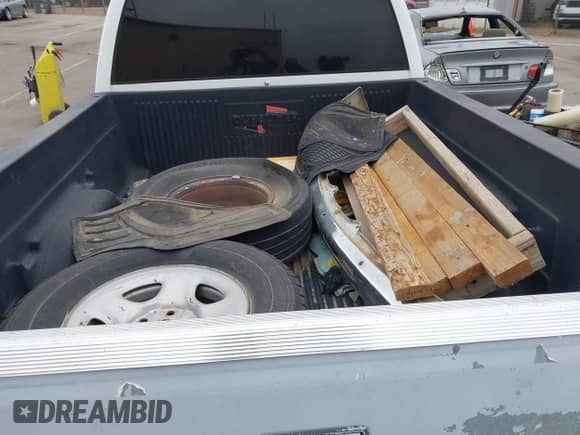 1998 GMC Sierra 1500 с VIN 2GTEC19R6W1551728, выставлен на аукционе IAAI как лот 43337098 с пробегом 244 302 миль миль и . История ставок и продаж доступна на DreamBid. Изображение 15.