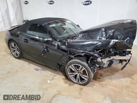 2025 BMW Z4 sDrive30i z VIN WBAHF3C06SWY43759, wystawiony jako Copart lot #47839335 z przebiegiem Nie podano mil oraz Szkoda całkowita • Salvage title. Historia ofert i sprzedaży dostępna na DreamBid. Obrazek 4.
